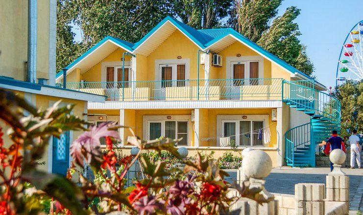 Гостиничный комплекс "Искра"